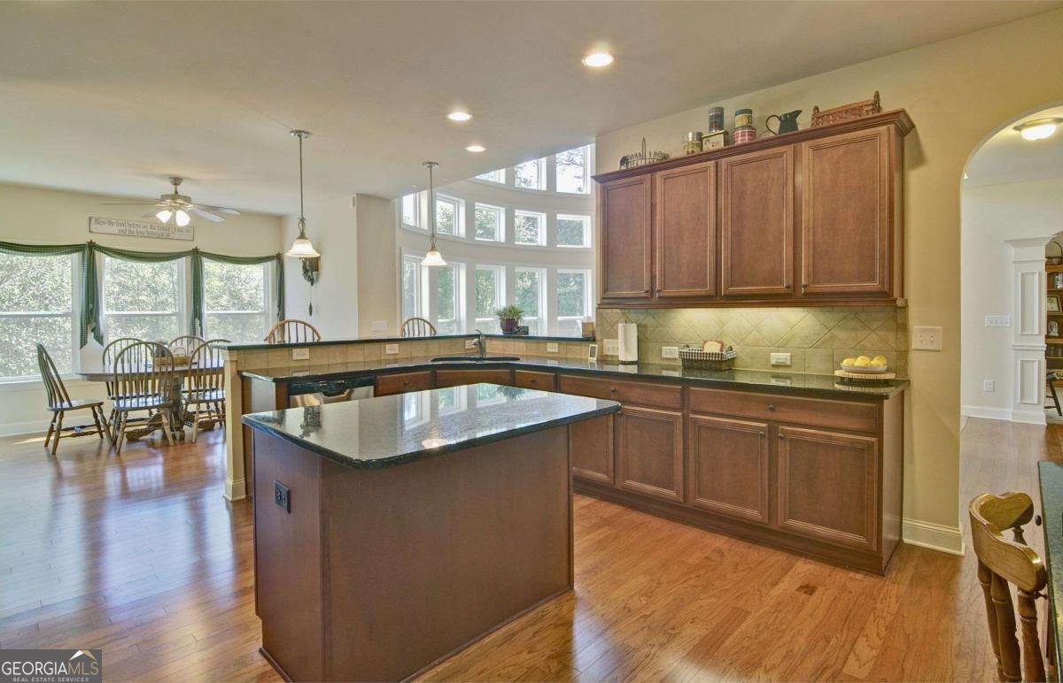 503 Lakeview Court Woodstock - Photo 21