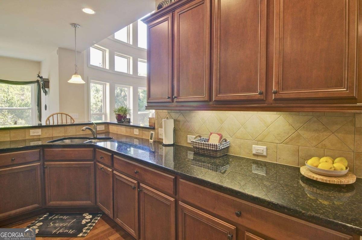 503 Lakeview Court Woodstock - Photo 24