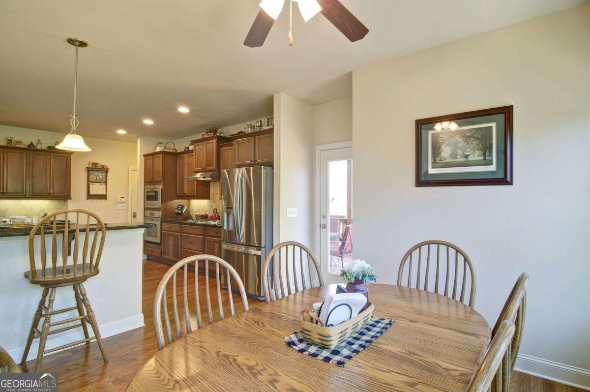 503 Lakeview Court Woodstock - Photo 32