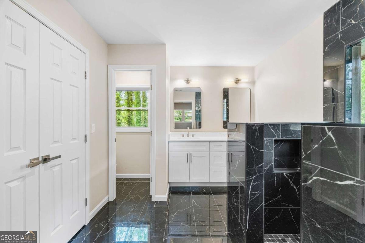 1888 Delphine Drive Decatur - Photo 14