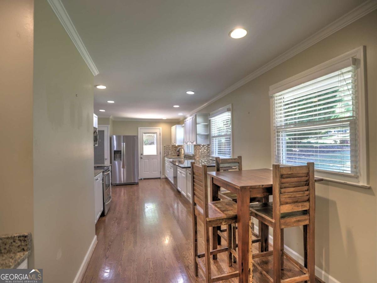 393 Hilderbrand Drive Sandy Springs - Photo 13