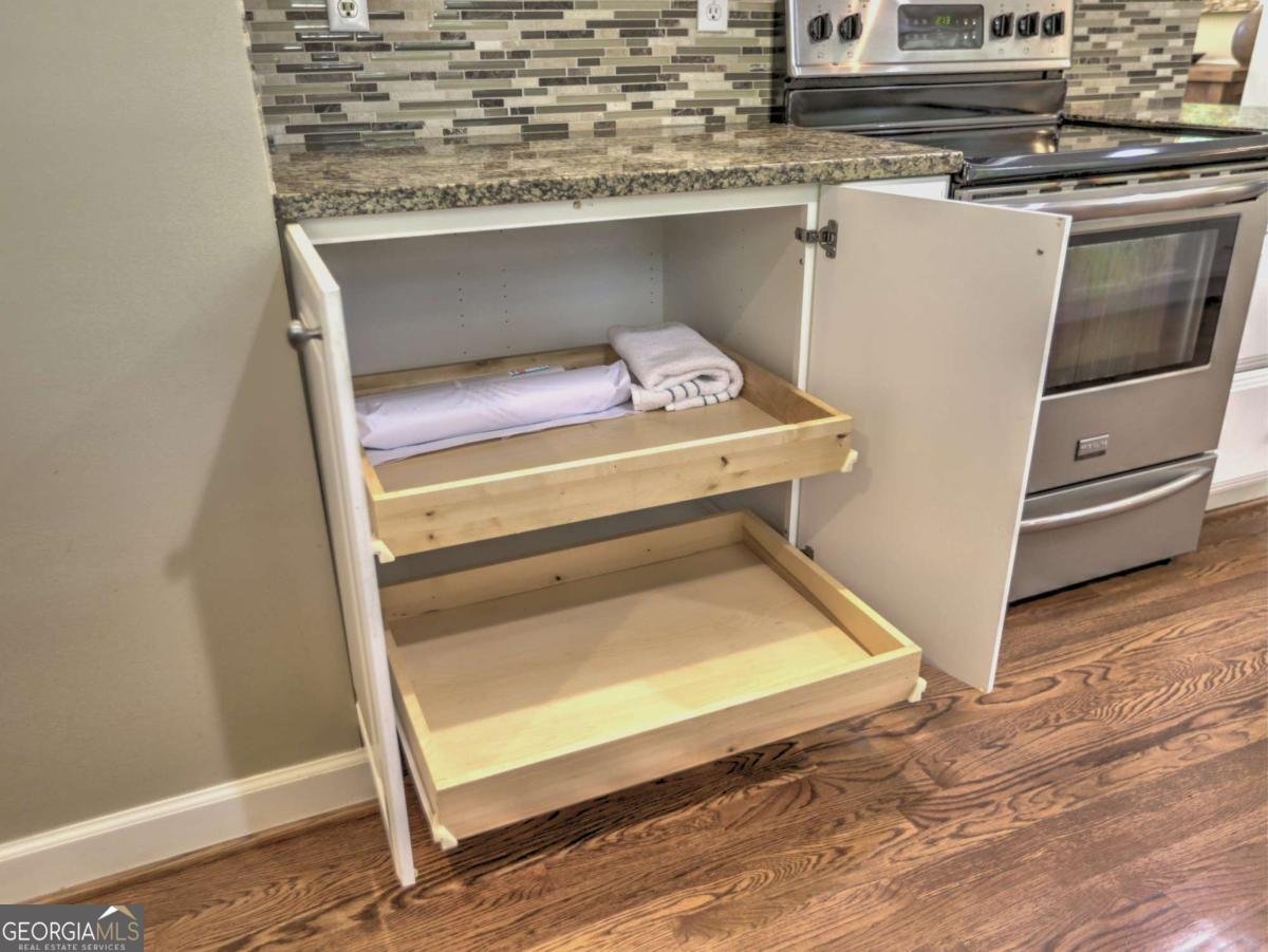 393 Hilderbrand Drive Sandy Springs - Photo 15