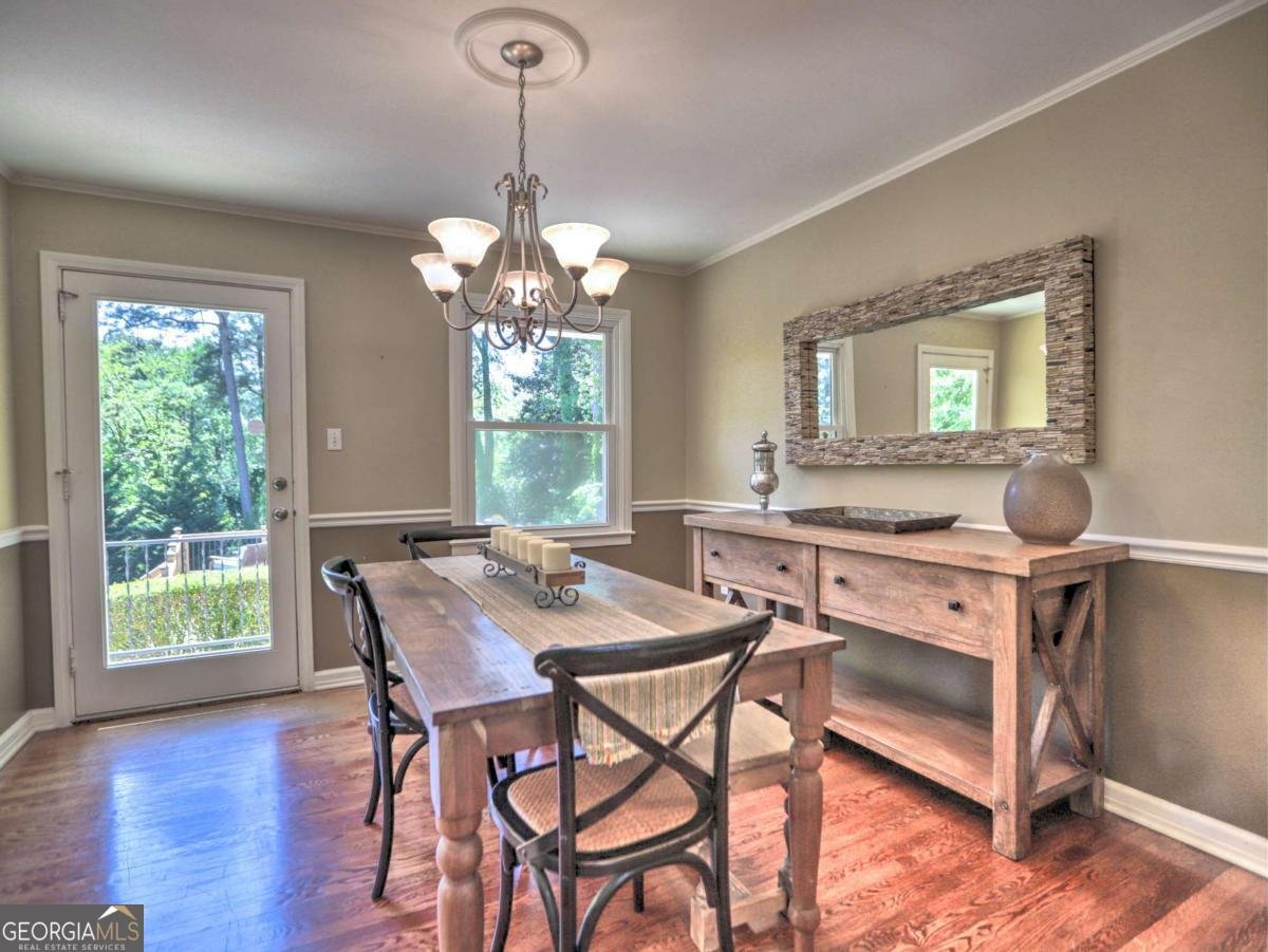 393 Hilderbrand Drive Sandy Springs - Photo 17