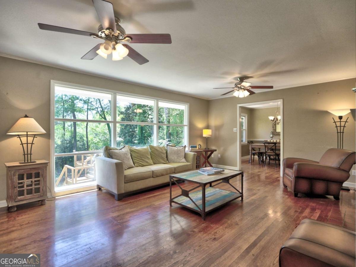 393 Hilderbrand Drive Sandy Springs - Photo 18