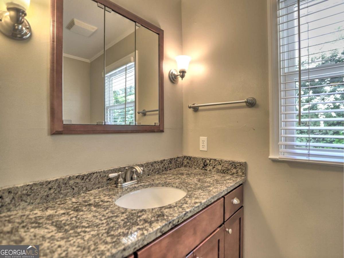 393 Hilderbrand Drive Sandy Springs - Photo 33