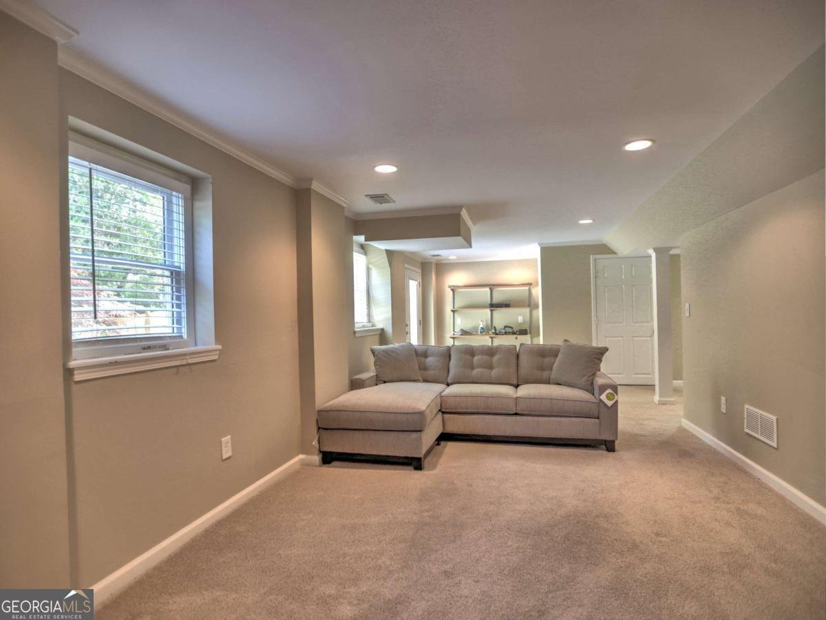 393 Hilderbrand Drive Sandy Springs - Photo 36