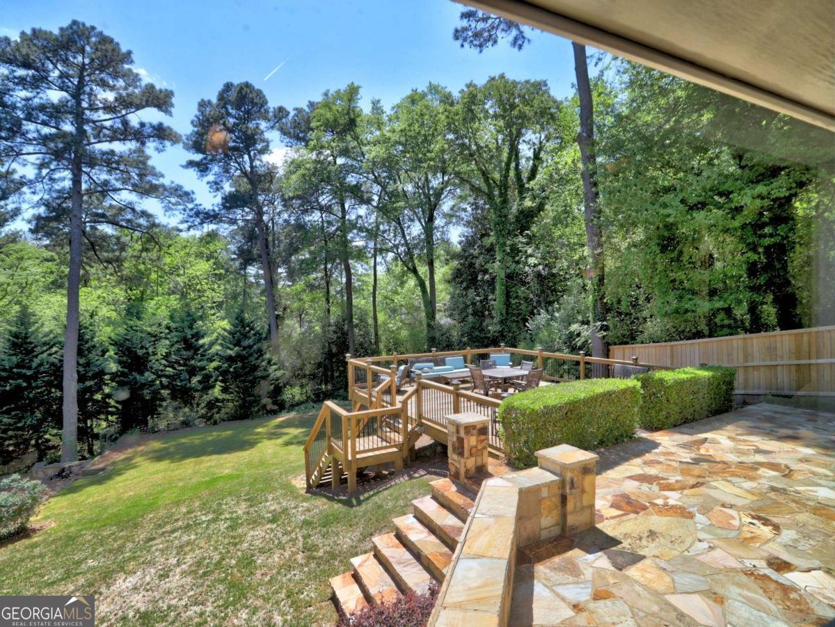 393 Hilderbrand Drive Sandy Springs - Photo 40