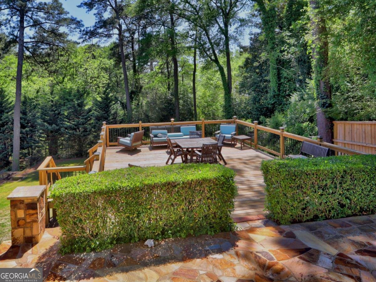 393 Hilderbrand Drive Sandy Springs - Photo 42