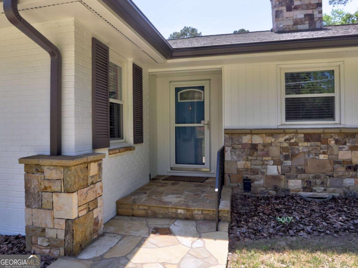 393 Hilderbrand Drive Sandy Springs - Photo 6