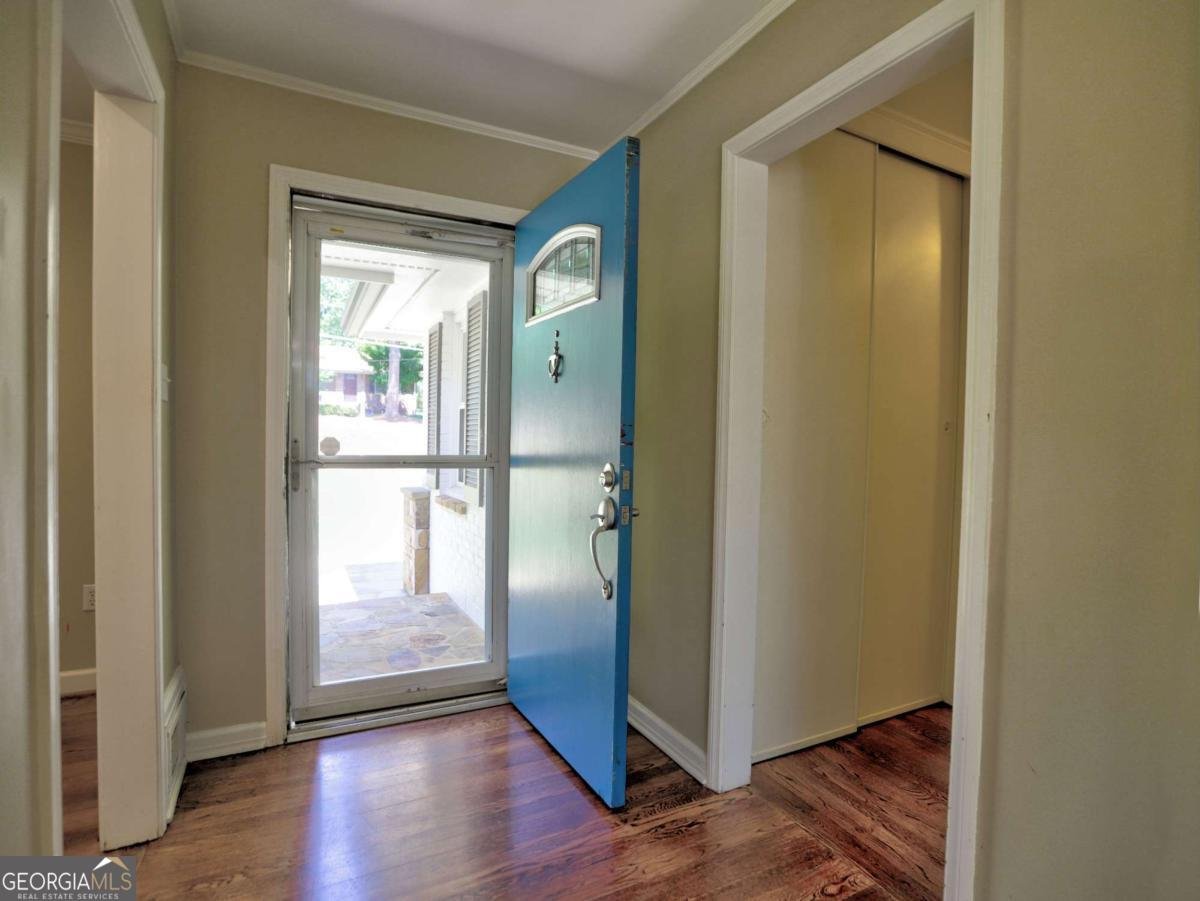 393 Hilderbrand Drive Sandy Springs - Photo 7