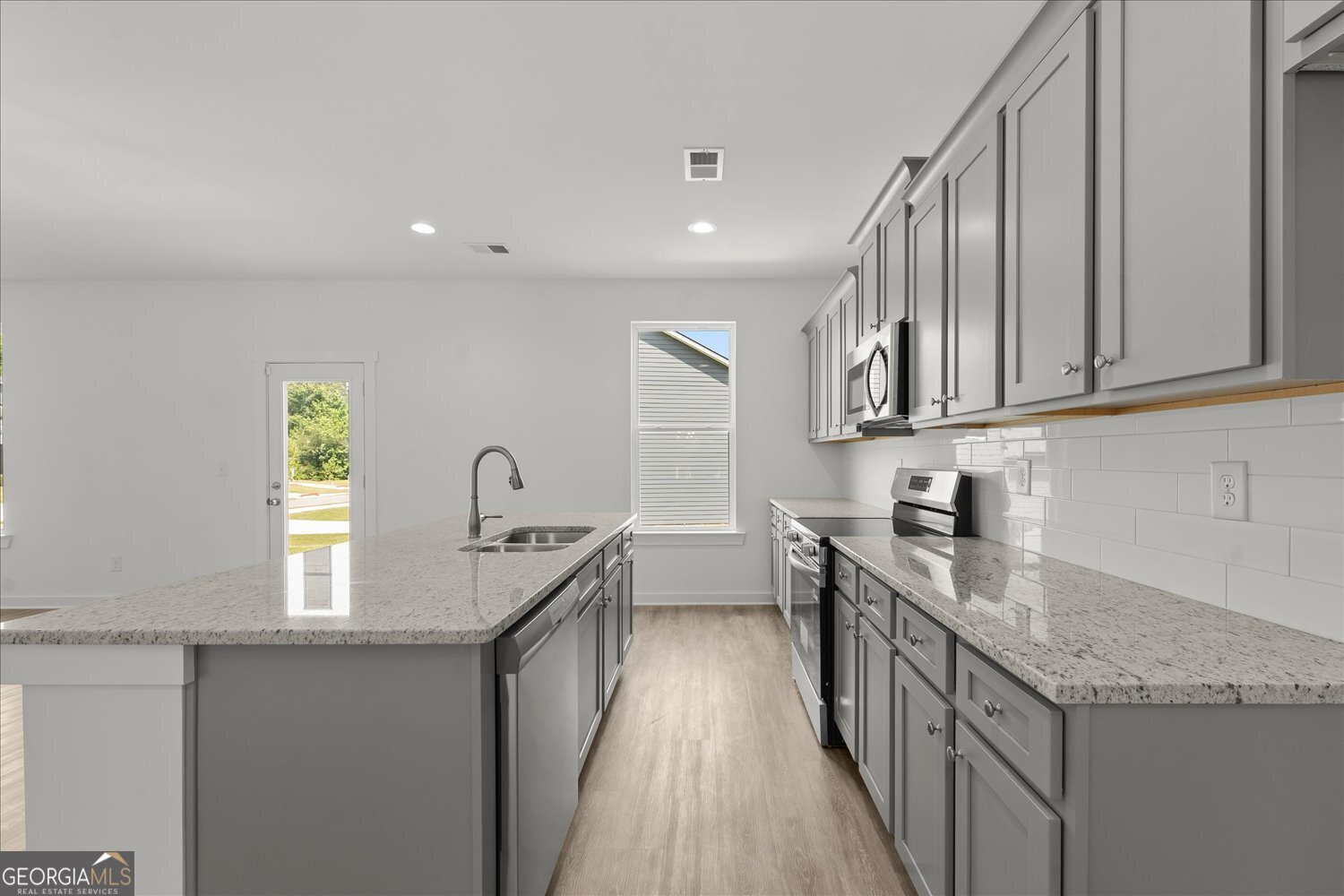 534 Lillian Way Statham - Photo 8