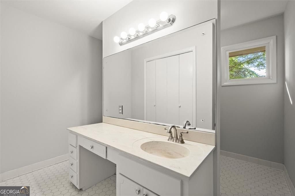 1096 Oxford Crescent NE Atlanta - Photo 19