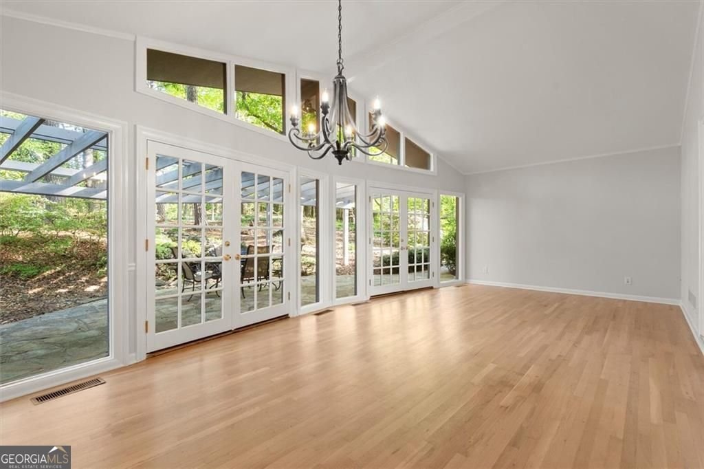 1096 Oxford Crescent NE Atlanta - Photo 8