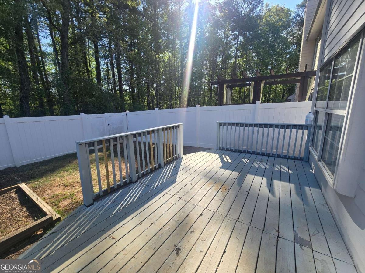 621 Hillandale Park Drive Lithonia - Photo 11