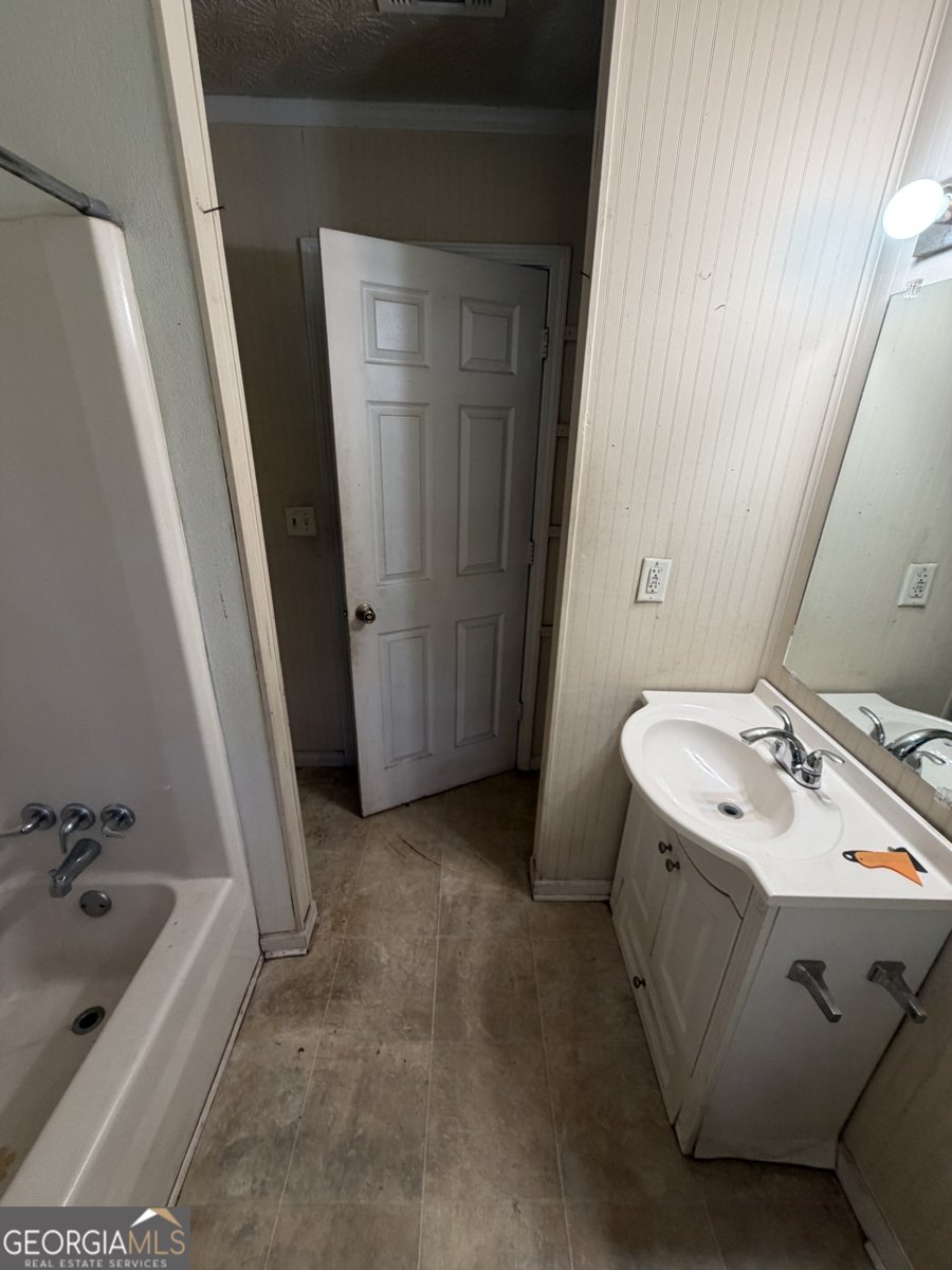 328 Ronthor Drive Social Circle - Photo 8