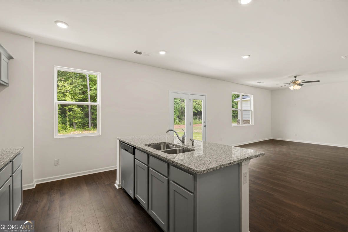 659 Whitman Lane Stockbridge - Photo 19