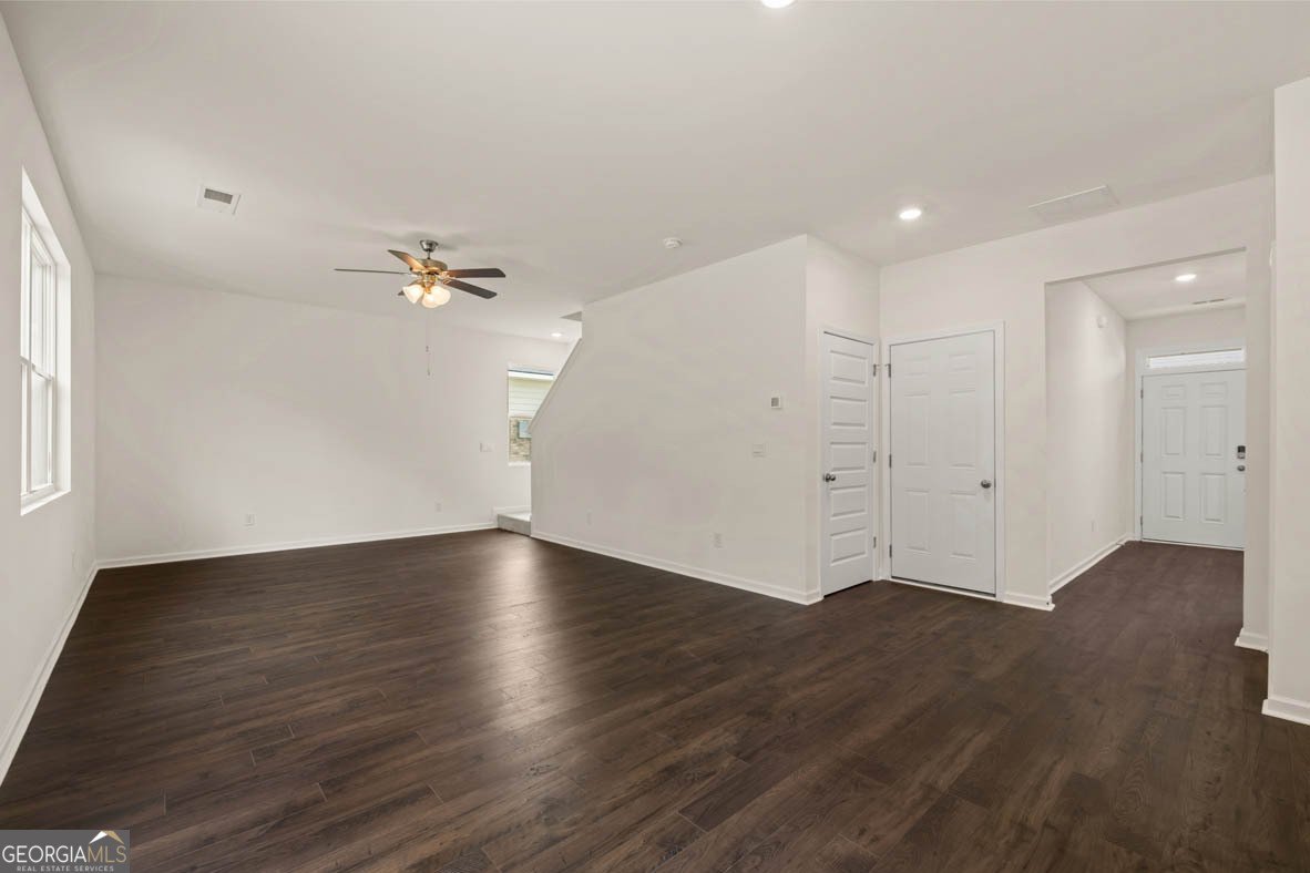 659 Whitman Lane Stockbridge - Photo 6