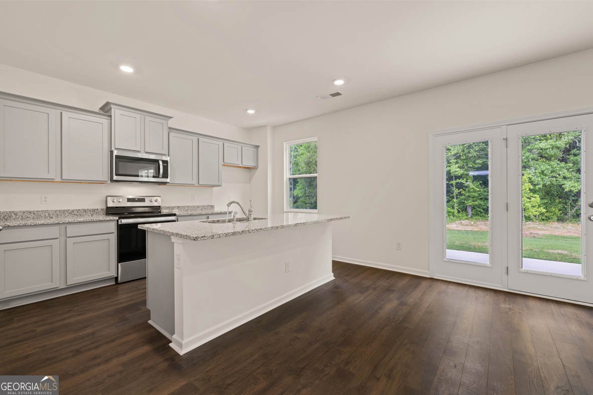 664 Whitman Lane Stockbridge - Photo 9