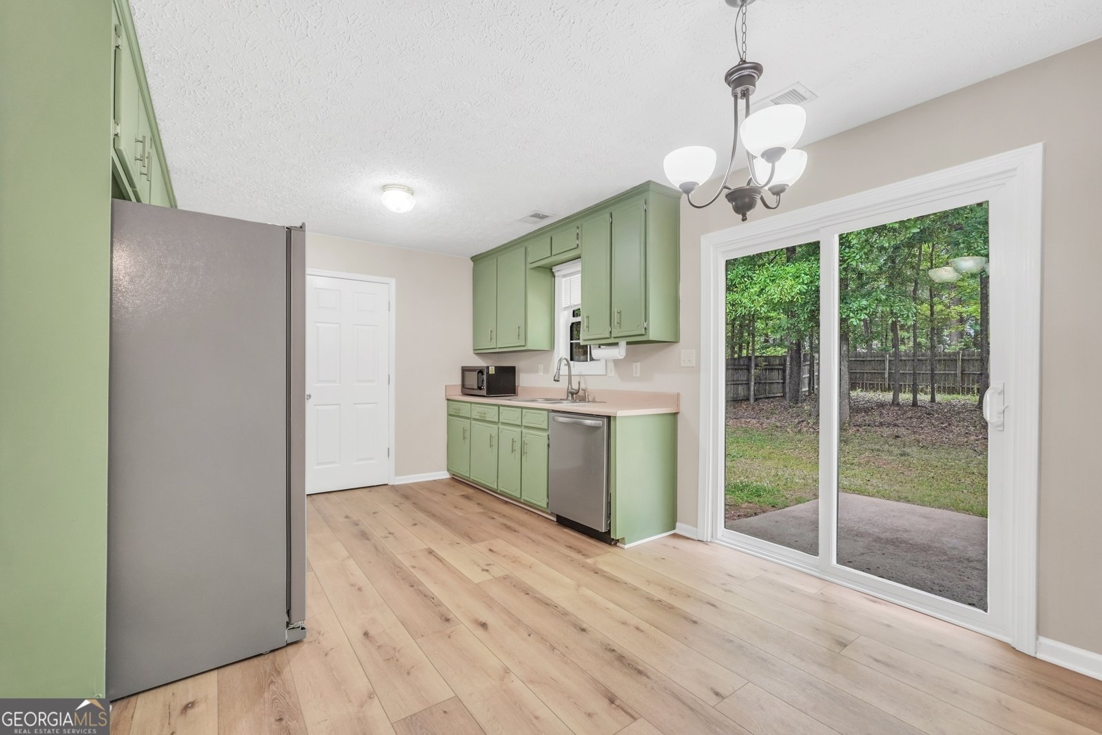 521 Sarahs Lane Locust Grove - Photo 10