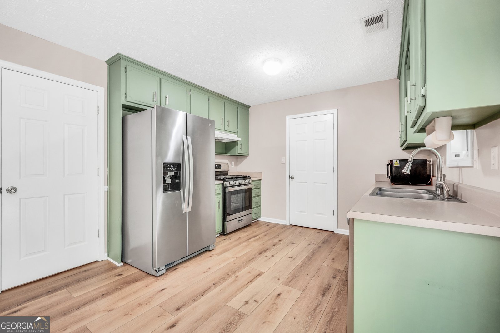 521 Sarahs Lane Locust Grove - Photo 11