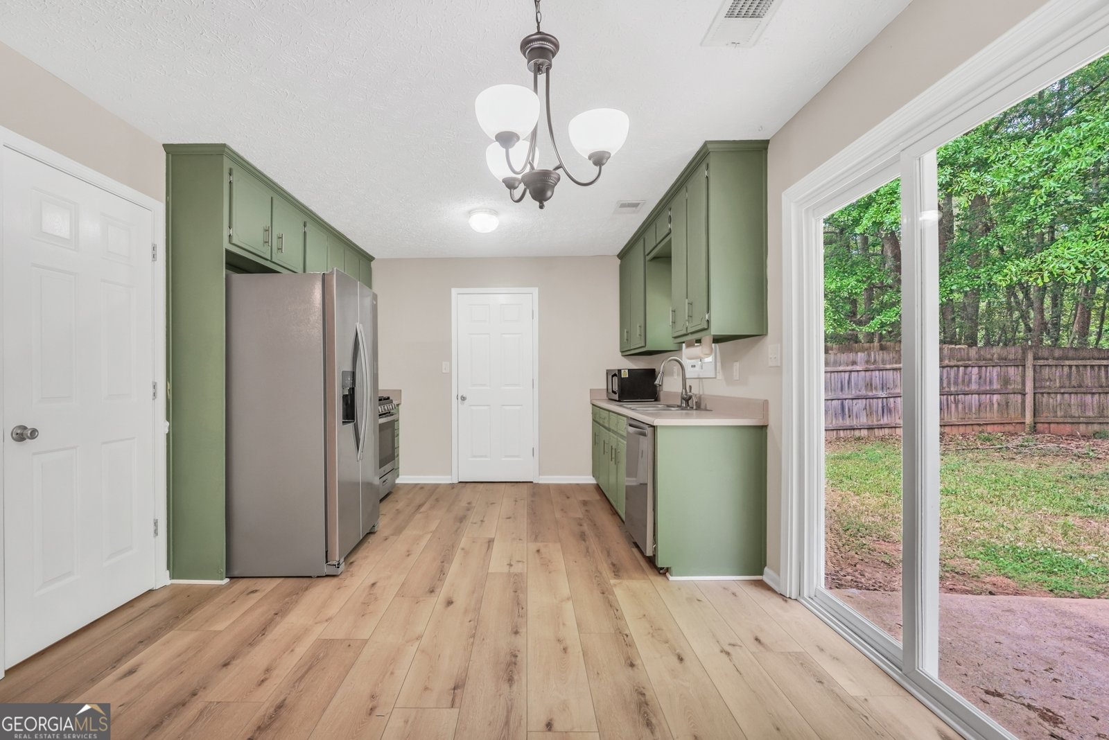 521 Sarahs Lane Locust Grove - Photo 8