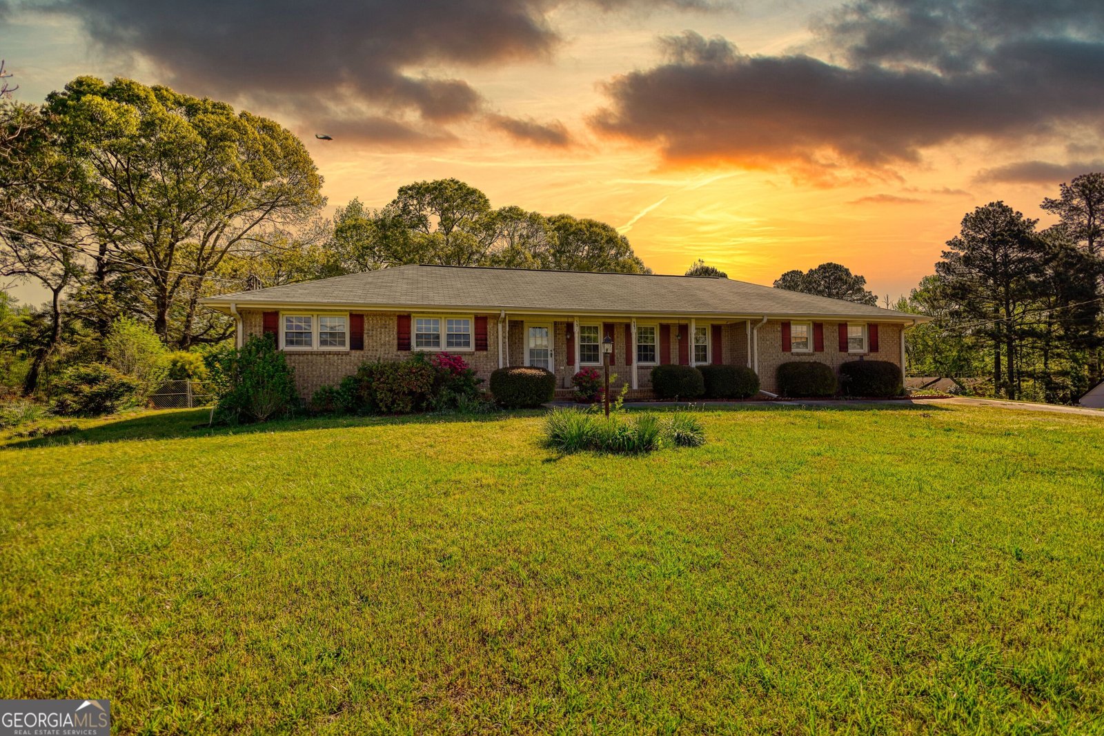 118 N Sharon Church Rd Loganville - Photo 1