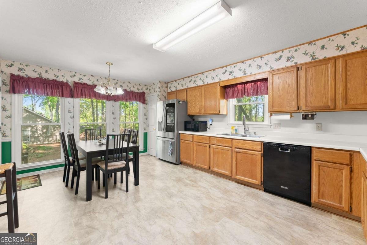 385 Deerwood Drive Suwanee - Photo 11