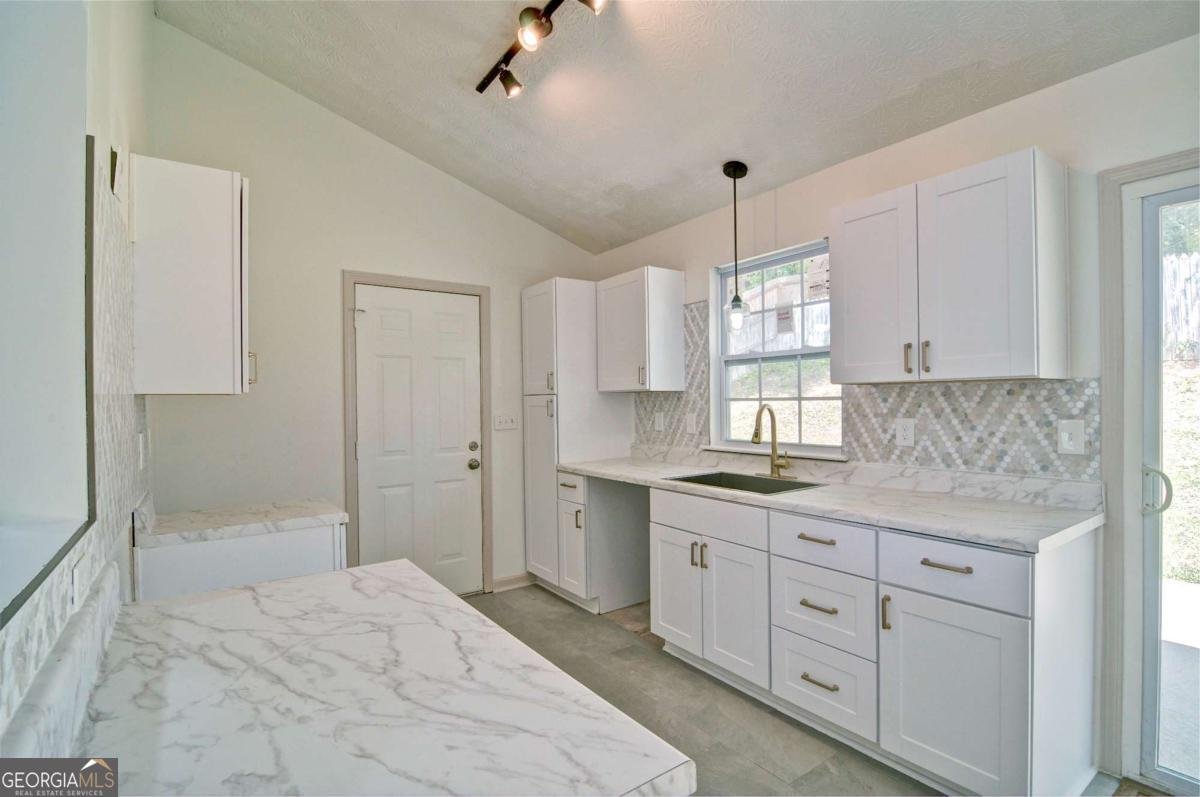 2665 Ivydale Court Atlanta - Photo 18