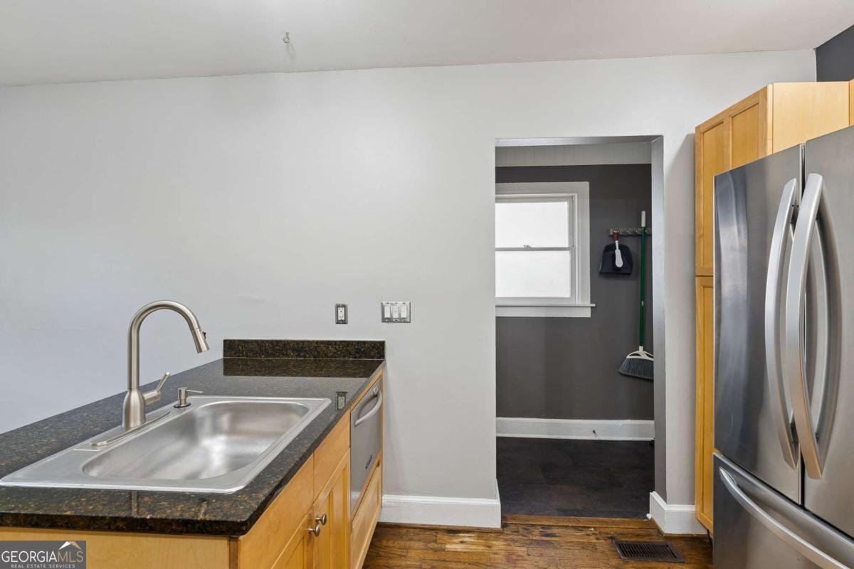 404 Blake Avenue Atlanta - Photo 9