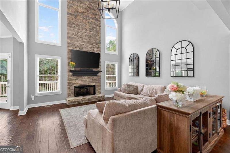 516 Brookeshyre Court Woodstock - Photo 9