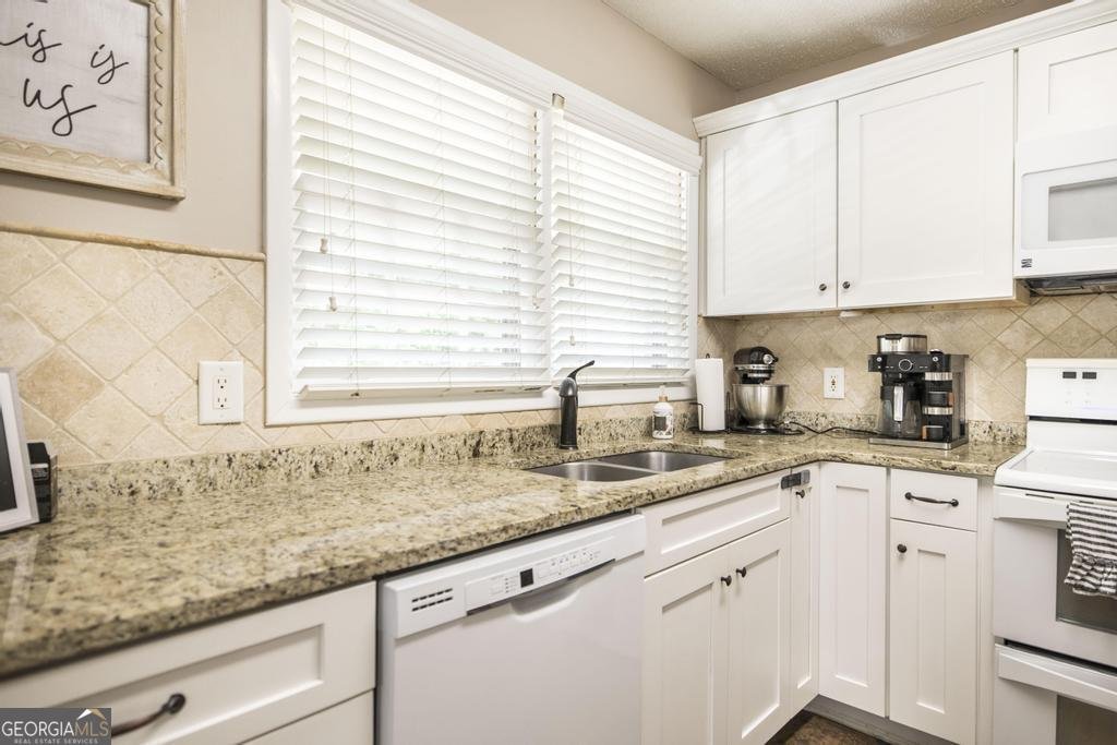 4260 Wood Forest Place Macon - Photo 12