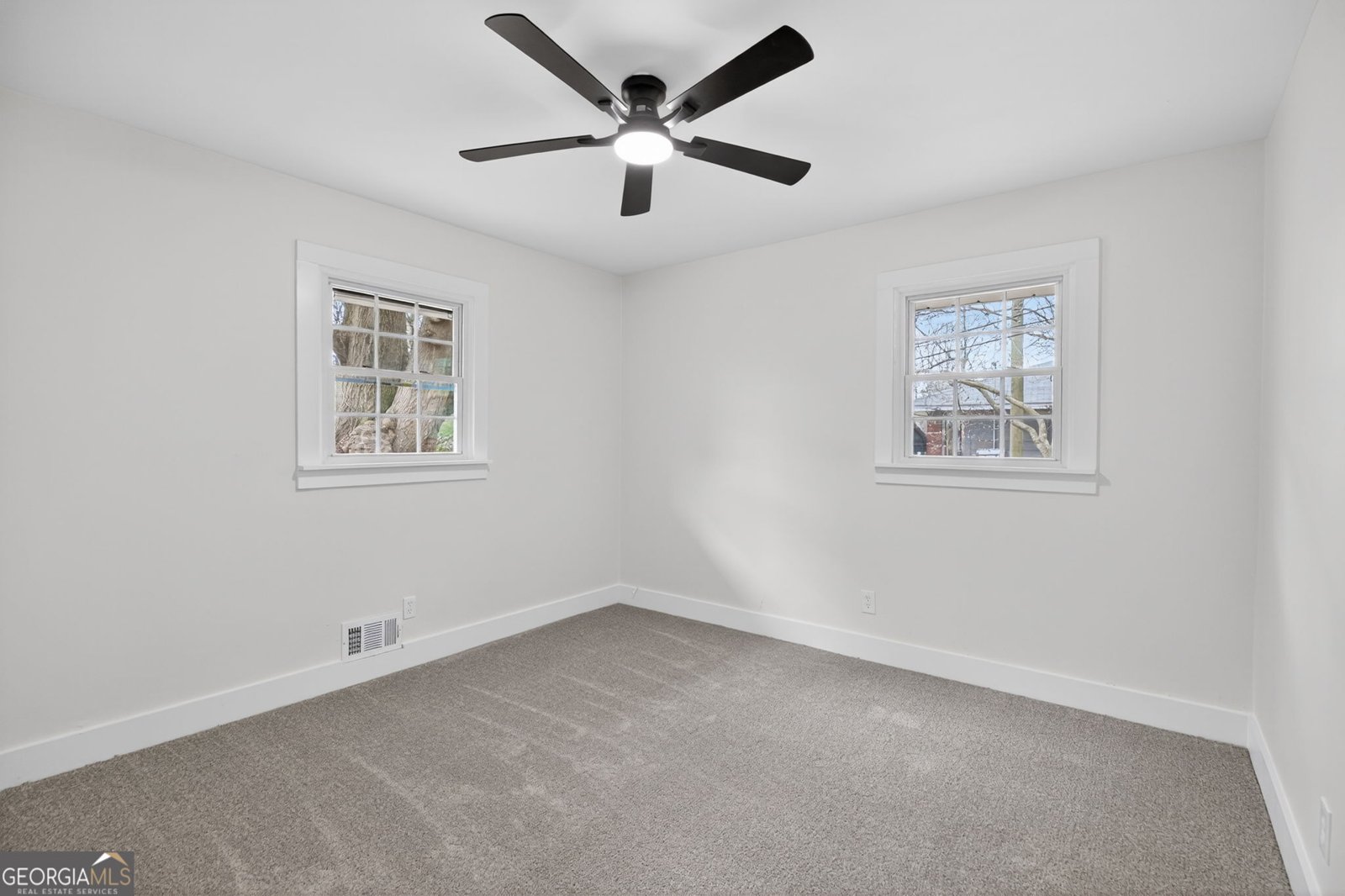 926 Green Valley Road Mableton - Photo 12