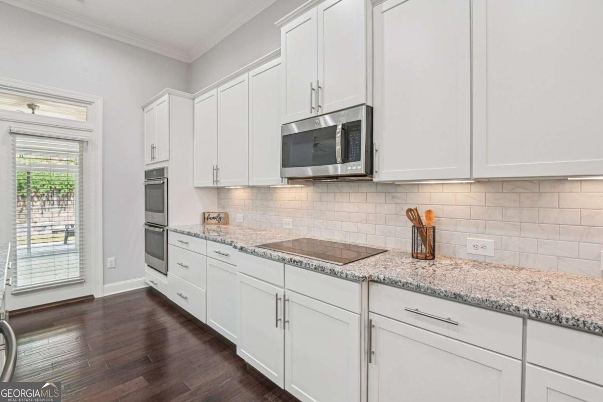 330 La Perla Drive Sugar Hill - Photo 16