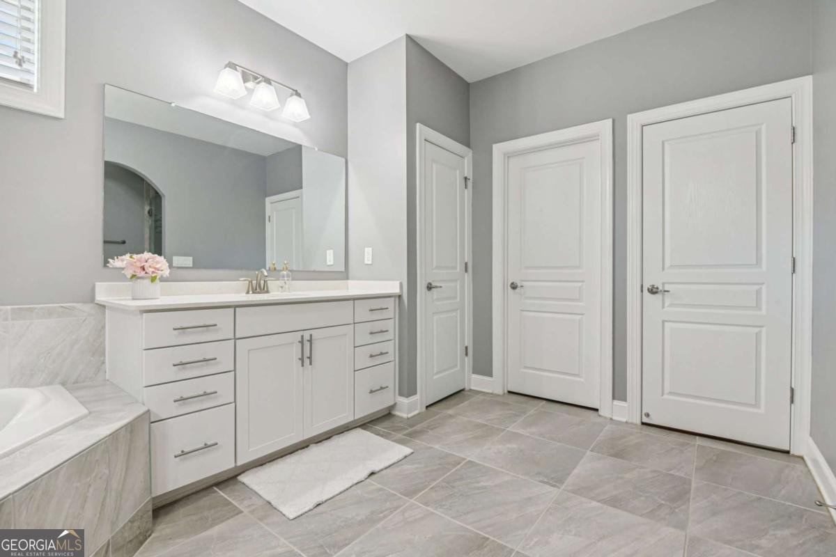 330 La Perla Drive Sugar Hill - Photo 32