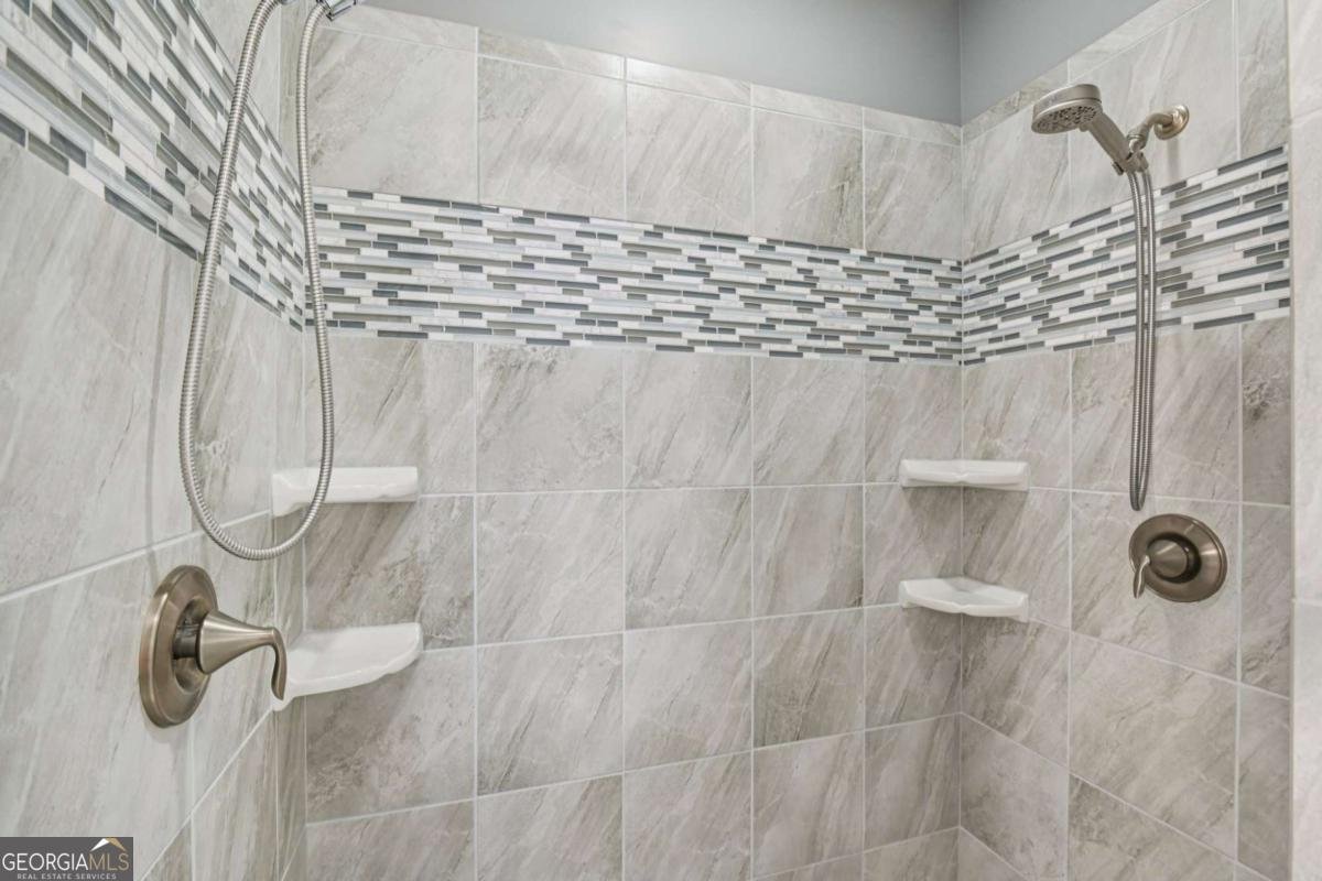 330 La Perla Drive Sugar Hill - Photo 33