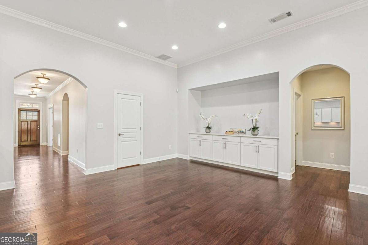 330 La Perla Drive Sugar Hill - Photo 6