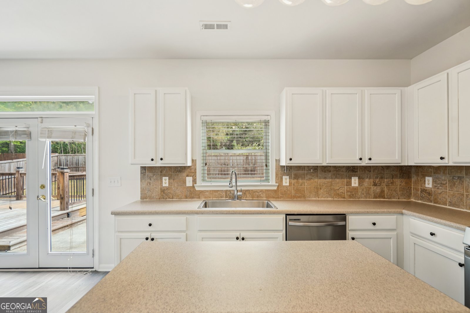 8967 Crestview Circle Union City - Photo 20