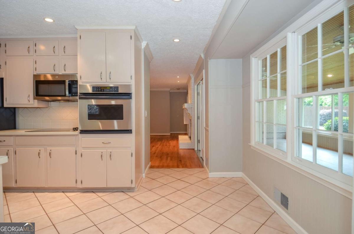 5586 Crestwood Drive Stone Mountain - Photo 10