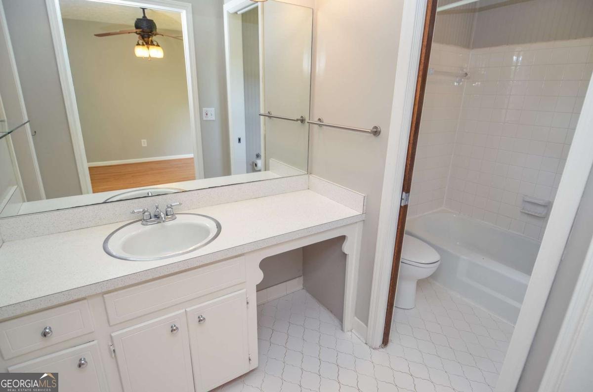 5586 Crestwood Drive Stone Mountain - Photo 14