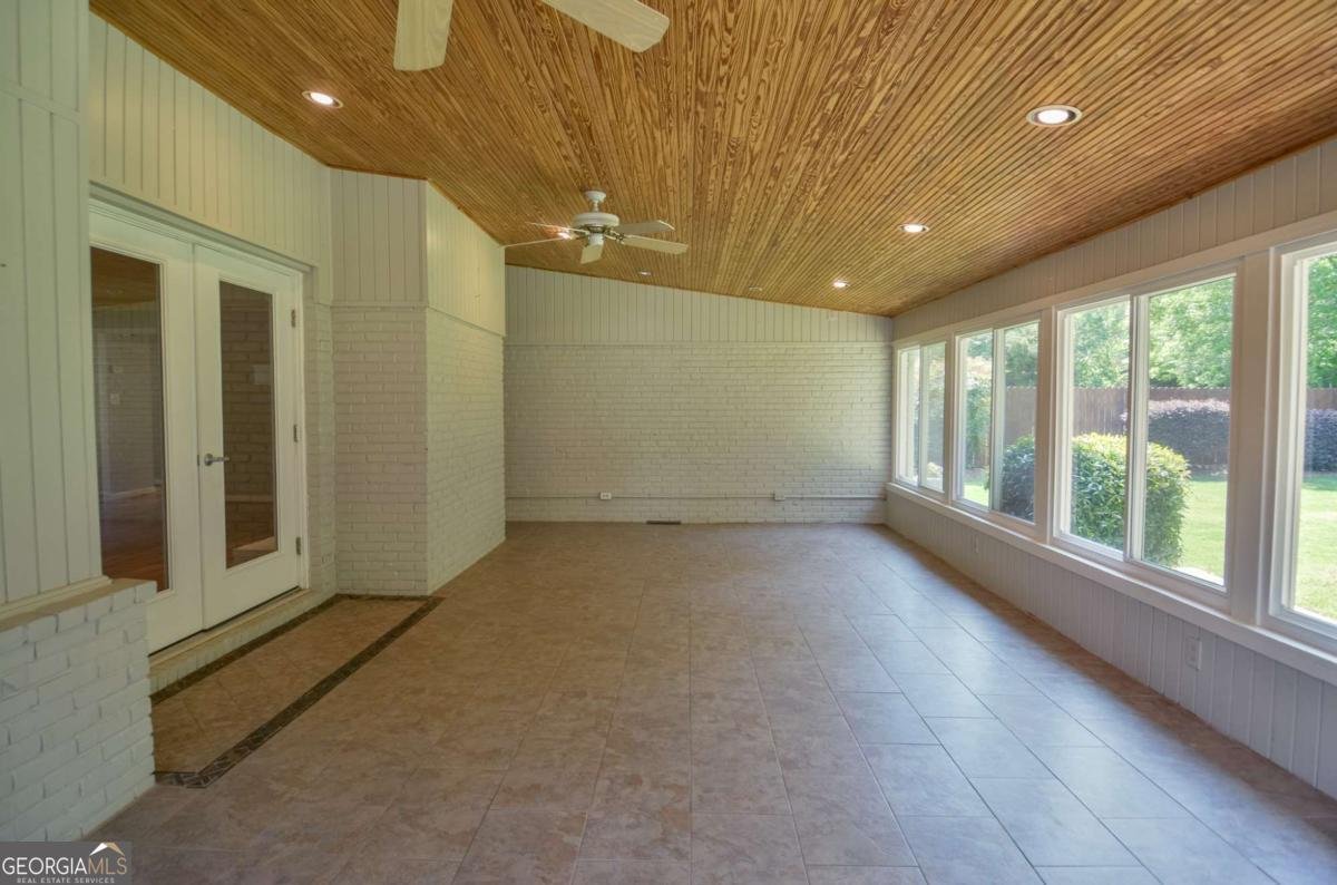 5586 Crestwood Drive Stone Mountain - Photo 25