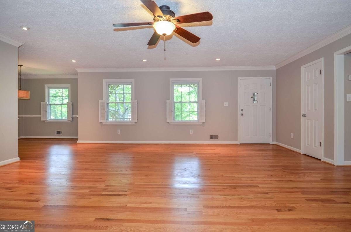 5586 Crestwood Drive Stone Mountain - Photo 7