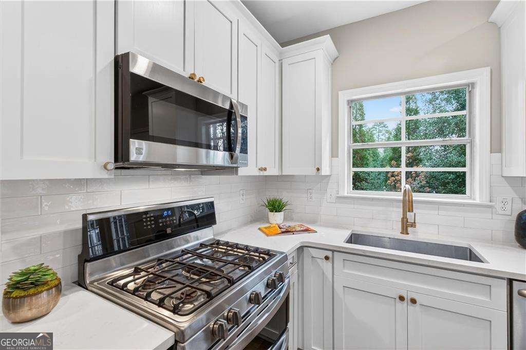 4545 Chelton Court Smyrna - Photo 8