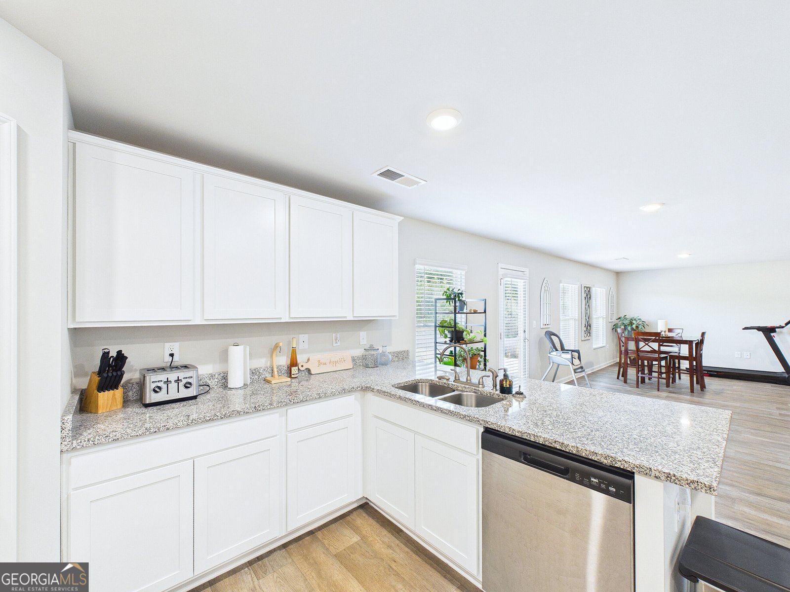 146 Caroline Court Macon - Photo 18