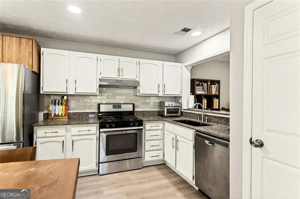 1337 Crossing Drive Atlanta - Photo 10