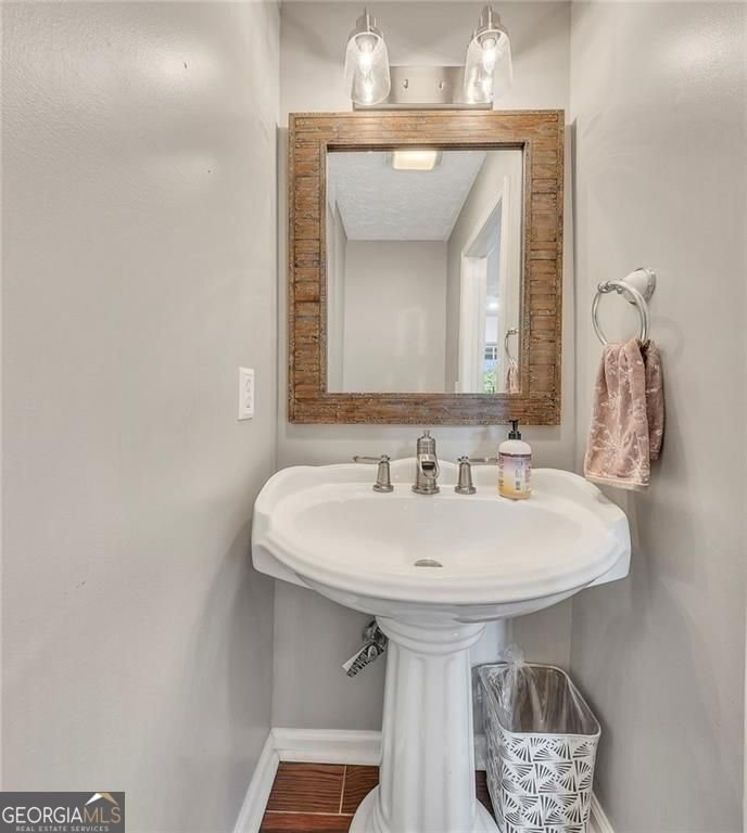 609 River Knoll Court Woodstock - Photo 18