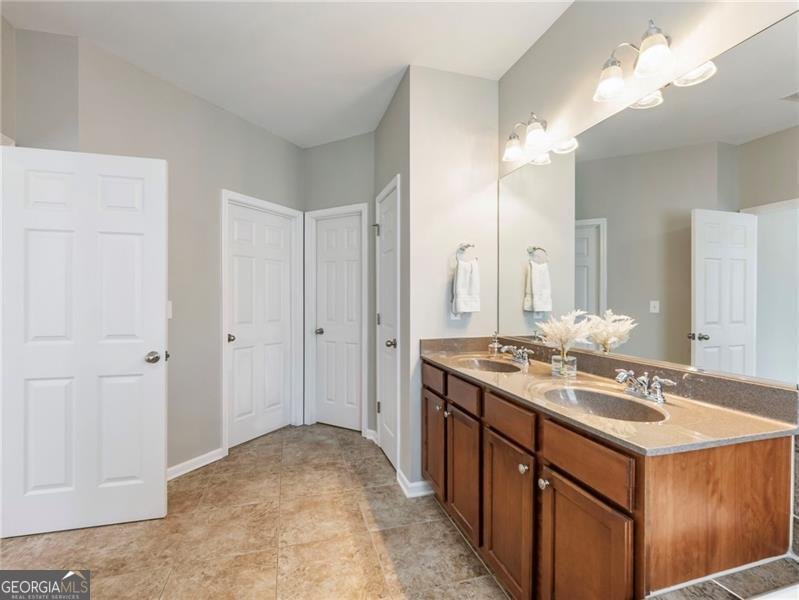 7529 Brookstone Circle Flowery Branch - Photo 38