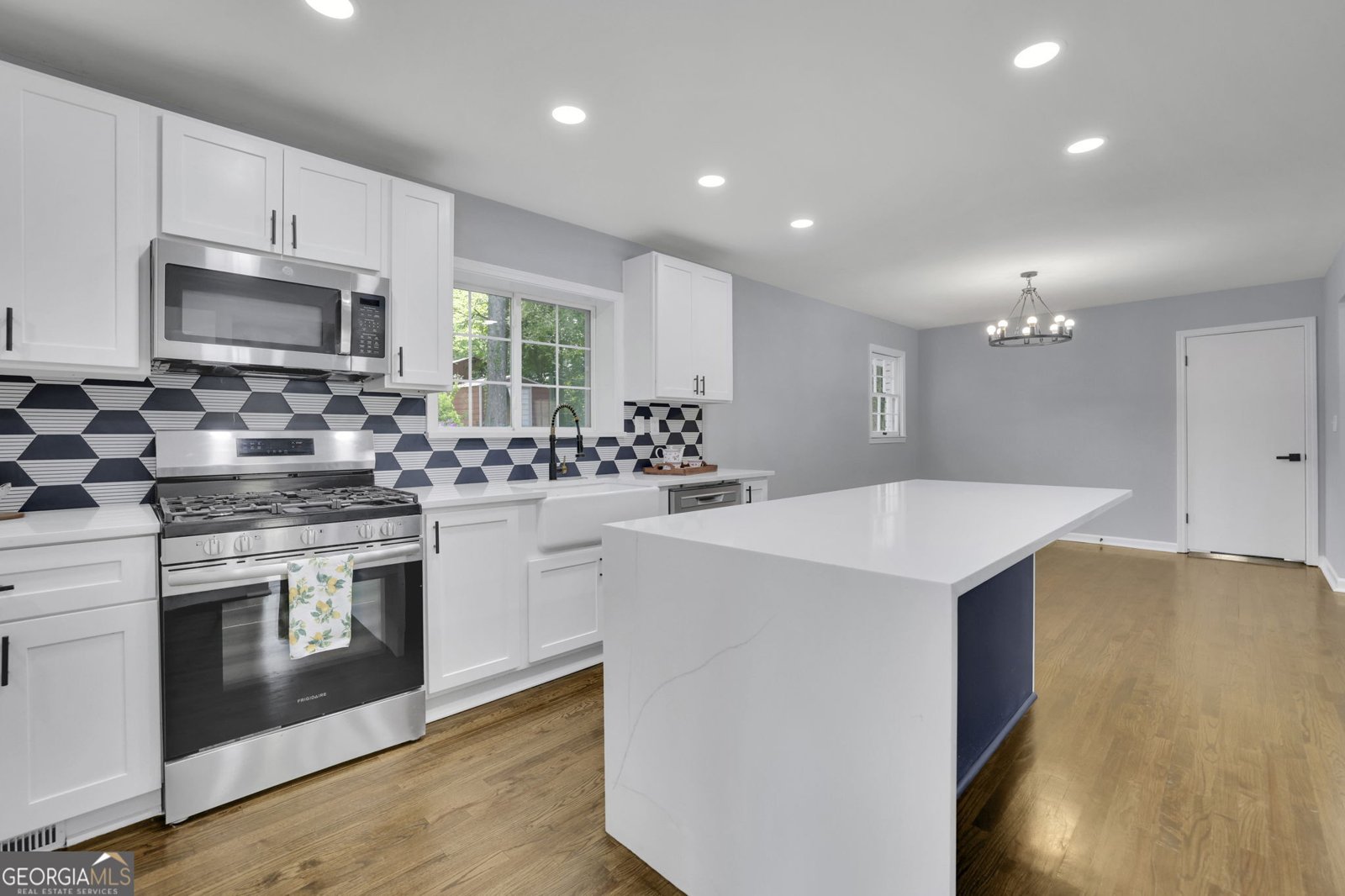 210 Suburban Drive Kennesaw - Photo 12