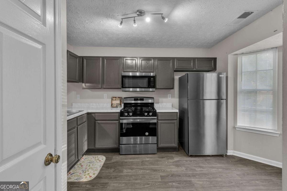 5910 Hampton Court Atlanta - Photo 7