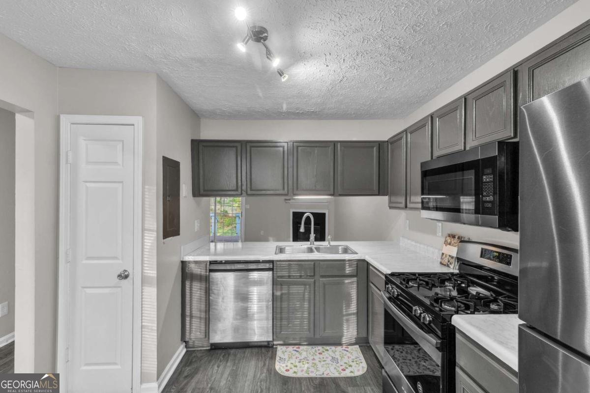 5910 Hampton Court Atlanta - Photo 8