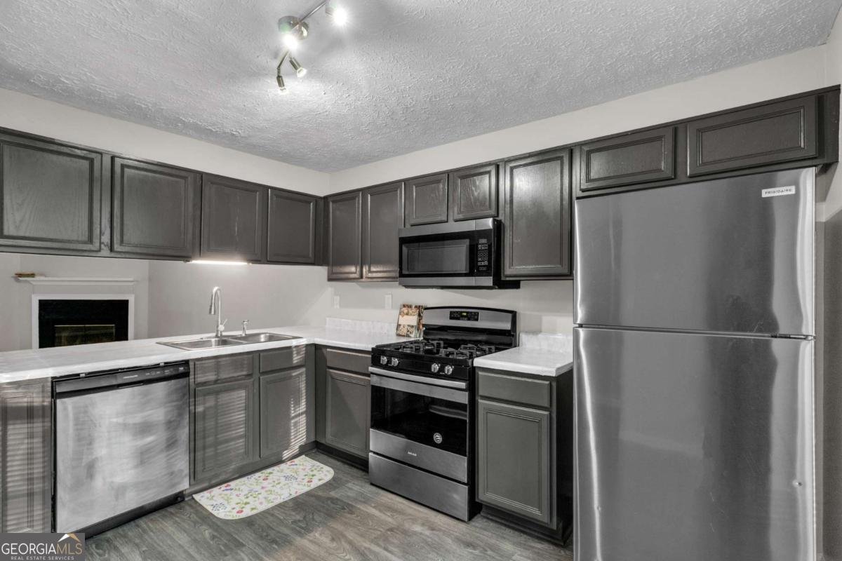 5910 Hampton Court Atlanta - Photo 9